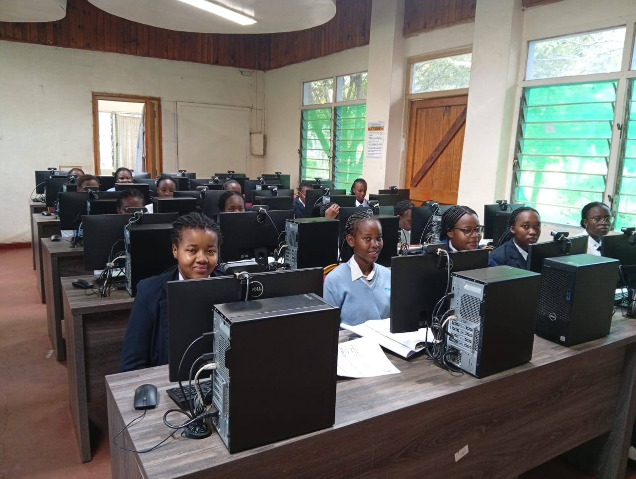 Aviation training with Pioneer students